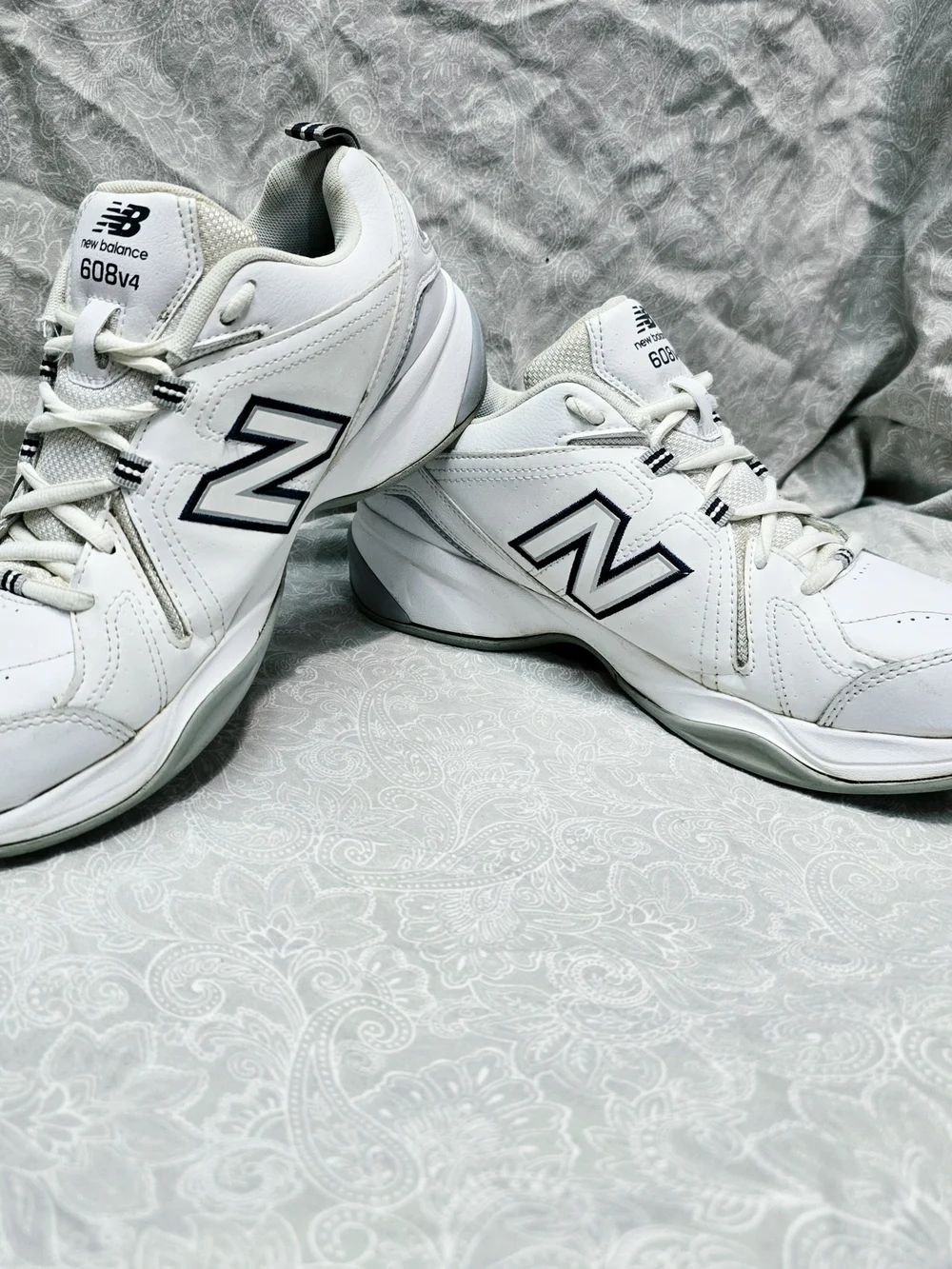 New Balance 608v4 Women's White Leather Cross Training Shoes Size 10 B Wide